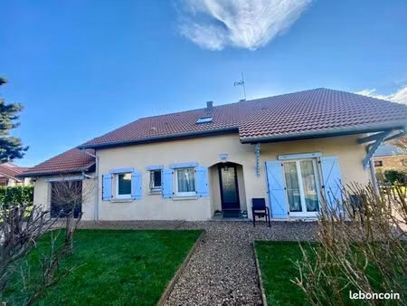 maison individuelle 6 pièces de 143 m2