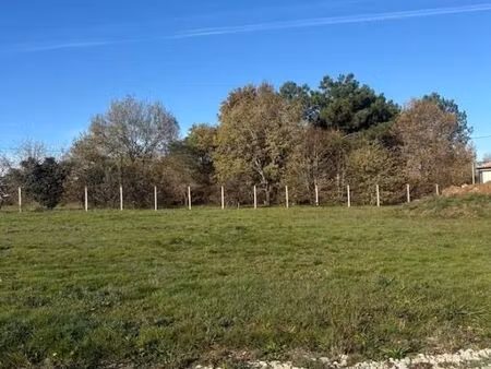 terrain 970 m² les peintures