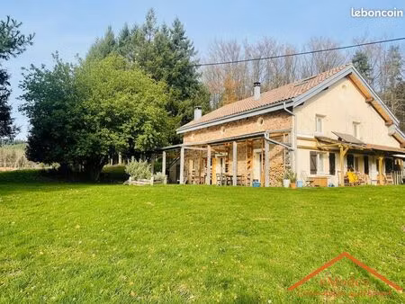 propriété 8 pièces 185 m²