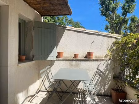 location meublée petite maison de village à maillane