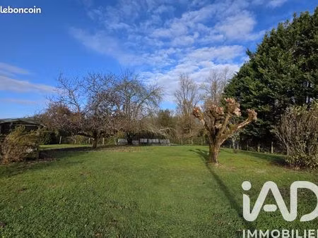 terrain 850 m² soussans