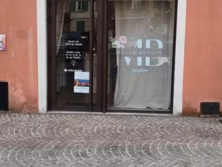 loue local professionnel ou commercial