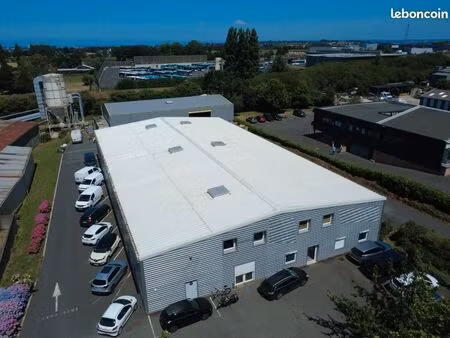 local 1500 m² ploufragan