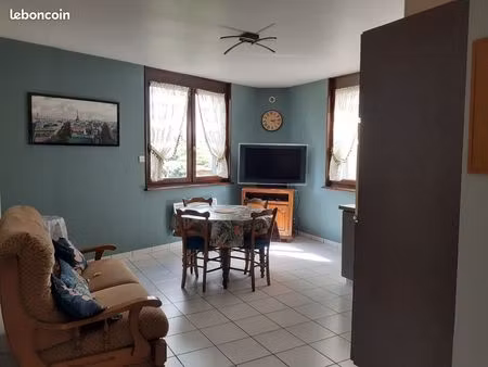 a louer petite maison meublée à mauriac