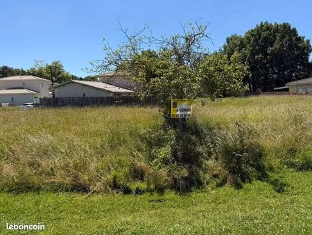 terrain 694 m² salaunes