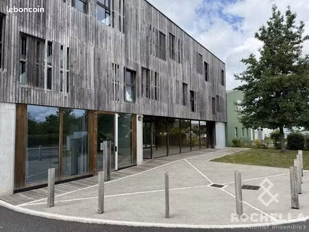local 369 m² saint-médard-d'aunis