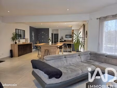 propriété 6 pièces 138 m²