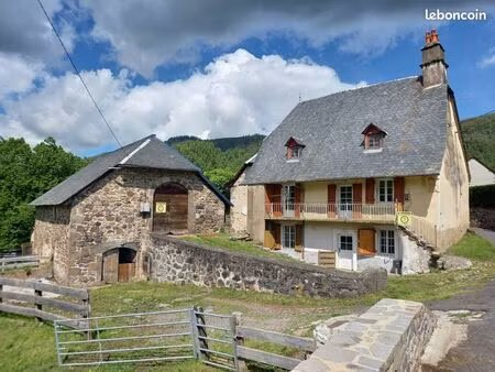 maison 106 m² vic-sur-cère