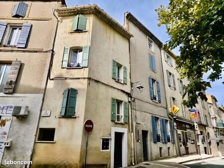 ? immeuble de rapport — 3 appartements + caves — centre eyguières (13430)