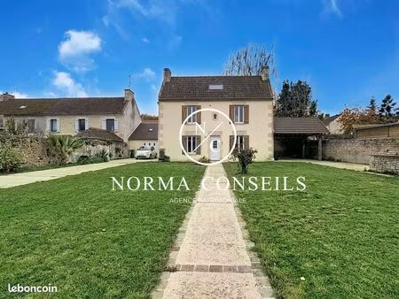 maison ancienne rénovée avec jardin