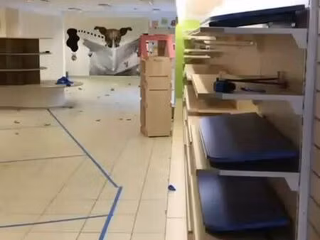 local commercial superbe emplacement