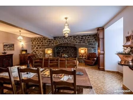 propriété 176 m² andelat