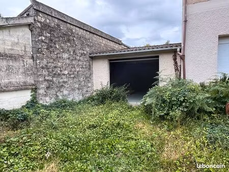 parking/box 3 pièces 57 m²