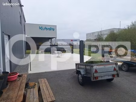 local d'activité 750 m²