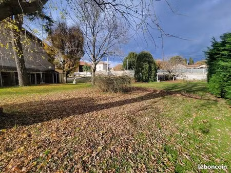 terrain 583 m² agnin