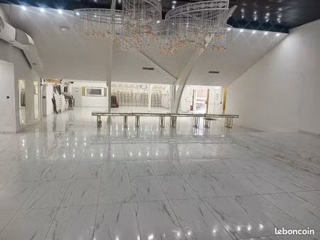 local professionnel 1000m2