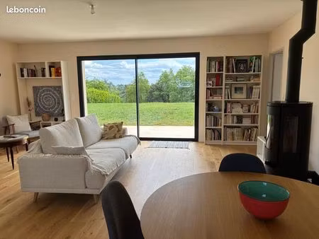 maison neuve 2024  plain-pied  dans village classé