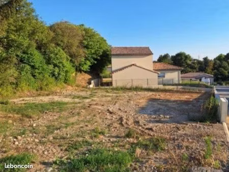 terrain libre de constructeur