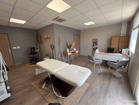 vend cabinet + salle d'attente (33m2) dans pôle de santé - tournon sur rhône