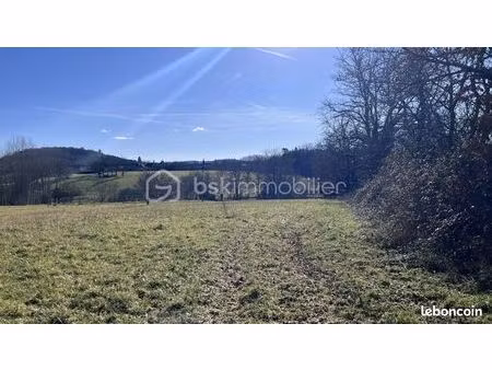 terrain 12 247 m² hautefort