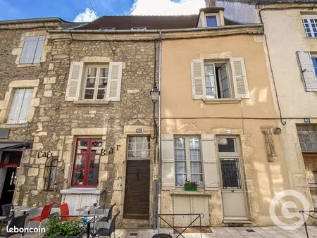 studio 2 pièces 32 m²