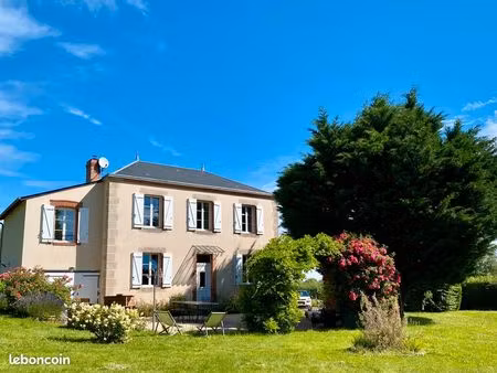 magnifique maison de maître proche boussac dans un très beau parc de plus de 5000m²