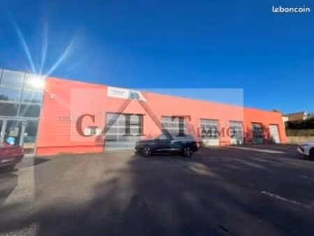 local industriel 1 208 m²