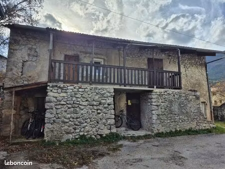 maison 4 pièces 75 m²