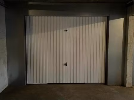 garage/box 23 m² feuquieres
