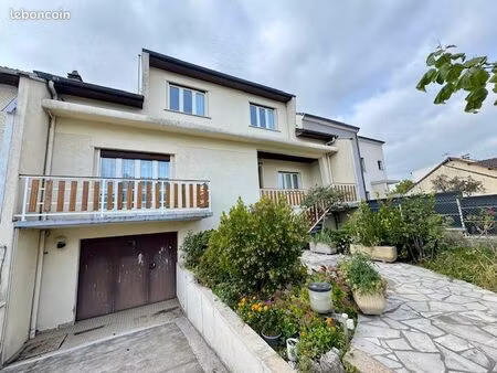 pavillon 7 pièces 165 m²