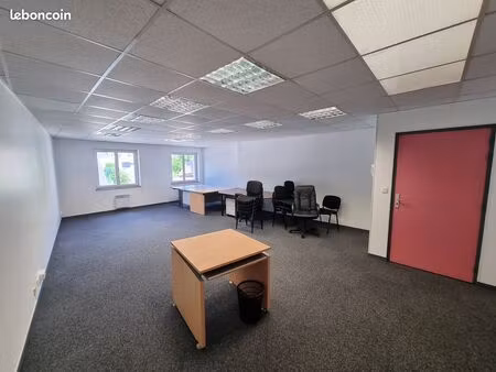 bureau meublée zone franche urbaine