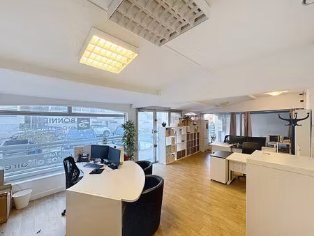 mur d'un local commercial à palavas-les-flots