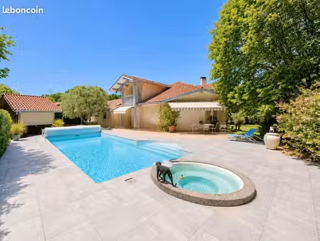 villa 5 pièces 182 m²