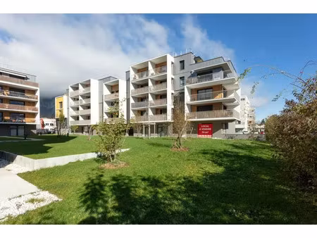 vente commerce divers 70 m² à crolles 188 668 €