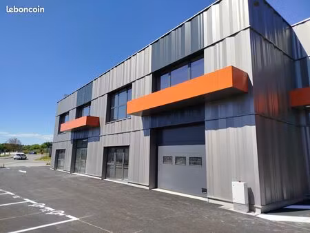 local 127 m² sillingy