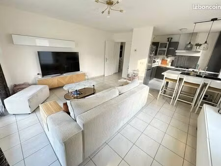 appartement 3 pièces 64 m²