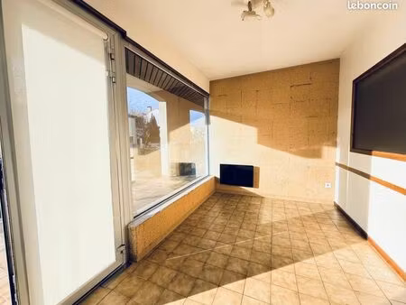 local commercial 66 m²