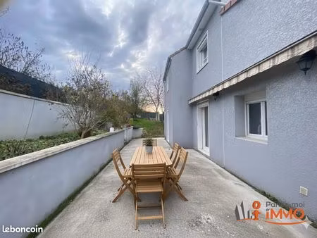 maison 5 pièces 95 m²