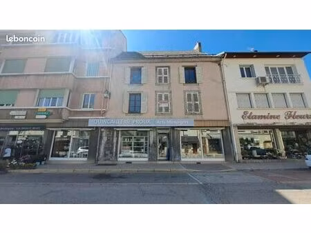 local commercial 200 m²