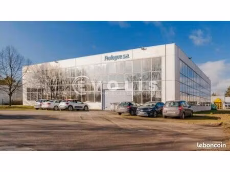 local d'activité 1 056 m²