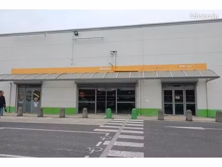 local 1483 m² reims