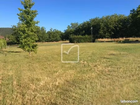 terrain 1572 m² meyronne