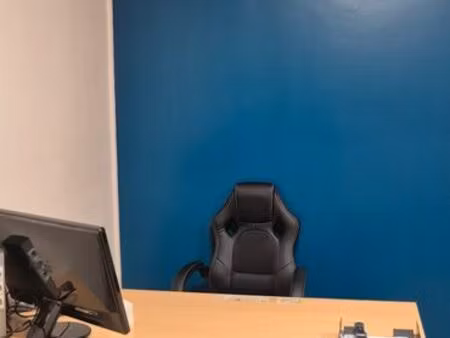 local commercial bureau 100 m²