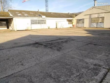 local 1840 m² vernon