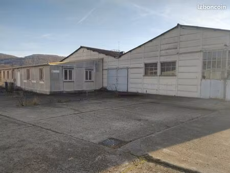 local 750 m² vernon