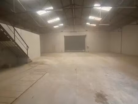 local industriel 670 m² les roches de condrieu