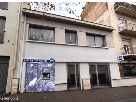 location local rdv + étage