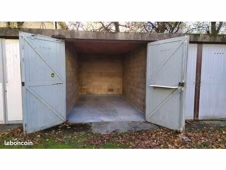 grand garage box  16 5 m²  hauteur 2m77