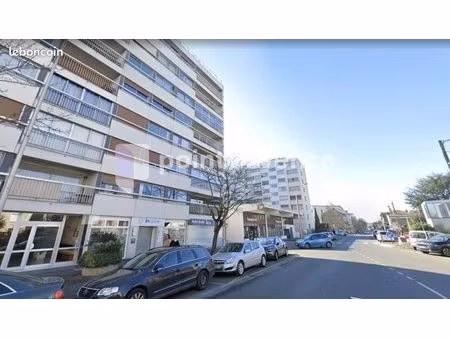 local commercial 101 m²