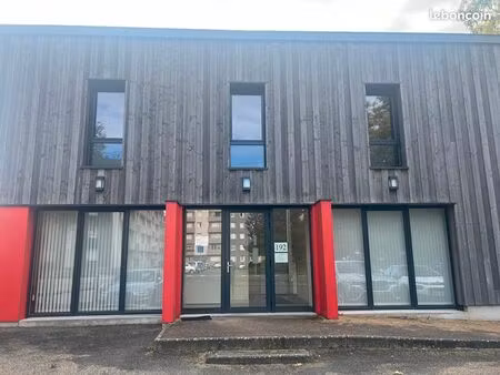 bureaux 47 m² laval